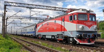 Coșmar pentru călătorii din trenul Suceava–București! Garnitura a luat foc