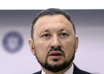 Instauratorul cozilor de dinainte de ’89 la aparatele SGR defecte, ungurul Fechet: „Nicușor Dan este ultima redută pentru o Românie europeană”