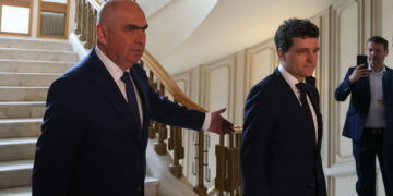 Bolojan face ce vrea! Nicușor Dan îl acuză că nu i-a spus că vrea să taie pensiile și numărul angajaților din administrația locală