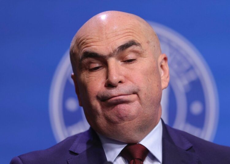 Ilie Bolojan vrea o ‘cură de slăbire’ a statului, dar a numit 18 consilieri: Recuperează oameni din ‘vechea gardă’