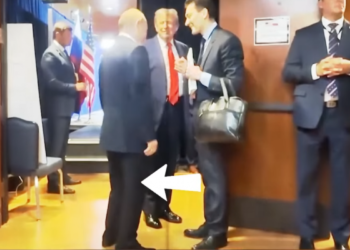 Atenție la picioarele lui Putin! Ce nu e în regulă cu ele? Toată lumea a observat mișcările suspecte