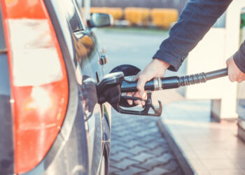 Coaliția discută reducerea accizei la carburanți: ce schimbări sunt analizate