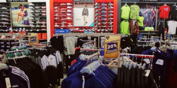 Un mare lanț de magazine dispare din România: ce se întâmplă cu locațiile